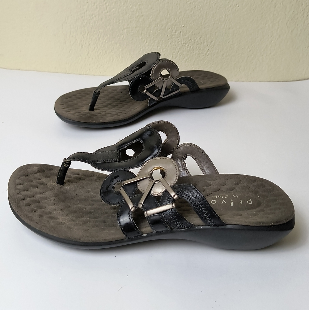 Privó by Clark's 8.5M BlackThong Sandals Metallic Casual Comfort